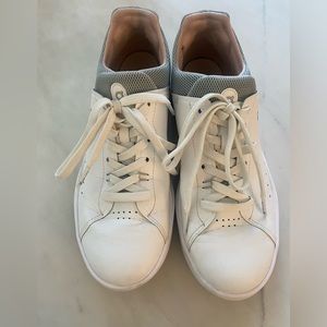 On Running THE ROGER Advantage White / Rose Leather Sneaker | Size 8